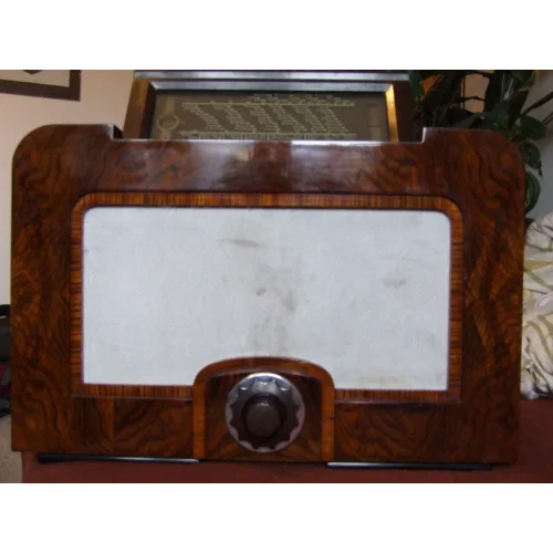 Zabytkowe radio lampowe Philips 751A